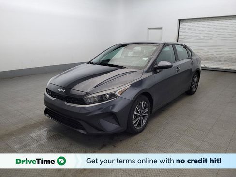 Used 2023 Kia Forte LXS image 1