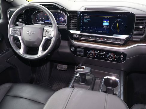 Used 2025 Chevrolet Silverado 1500 LT Trail Boss w/ Convenience Package II AWD/4WD image 13