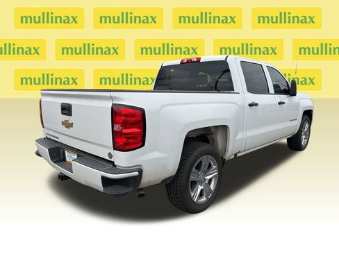 Used 2018 Chevrolet Silverado 1500 Custom w/ Custom Value Package image 11