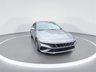 New 2025 Hyundai Elantra Limited video 3