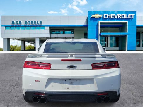 Used 2017 Chevrolet Camaro SS RWD image 3