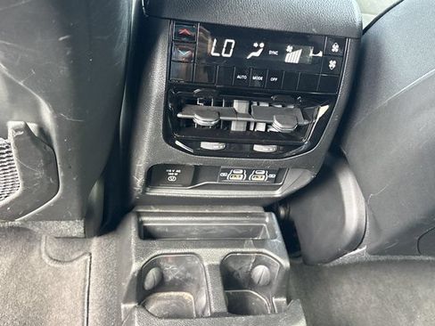 Used 2025 Jeep Grand Cherokee L Laredo RWD image 16