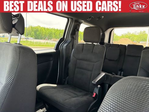 Used 2020 Dodge Grand Caravan SE FWD image 18