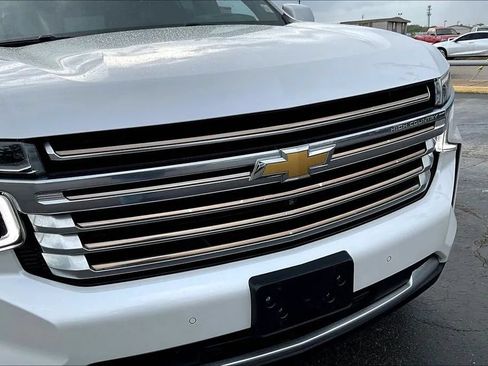 Used 2021 Chevrolet Tahoe High Country w/ Premium Package AWD/4WD image 32