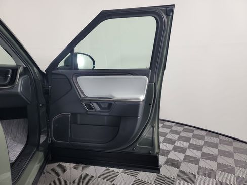 Used 2023 Rivian R1S Launch Edition image 18