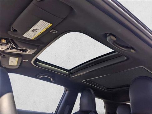 Used 2025 MINI Cooper 2-Door Hardtop image 15