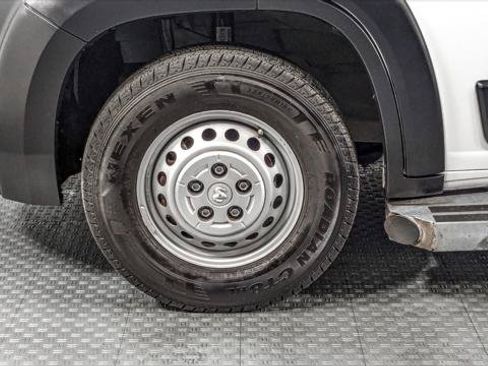 Used 2025 RAM ProMaster 2500 w/ U-Haul Equipment Group FWD image 31
