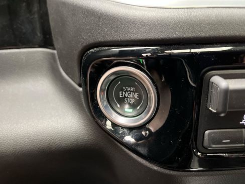 Certified 2025 GMC Sierra 1500 Elevation w/ Elevation Premium Package AWD/4WD image 23