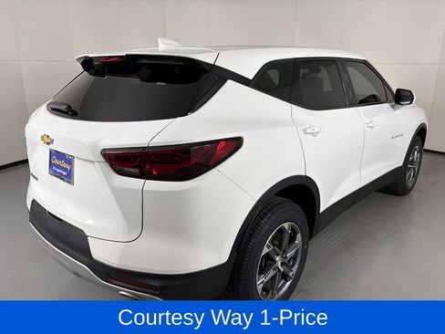 Used 2023 Chevrolet Blazer LT FWD image 11