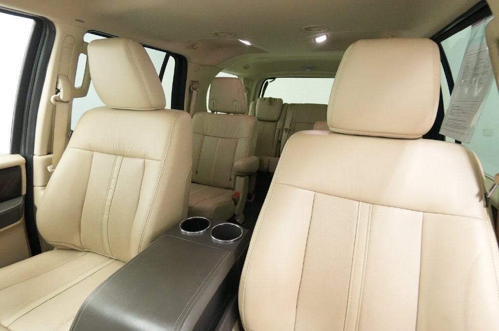Used 2017 Lincoln Navigator Reserve AWD/4WD image 13