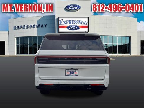 Used 2025 Lincoln Navigator Reserve w/ Jet Appearance Package AWD/4WD image 8