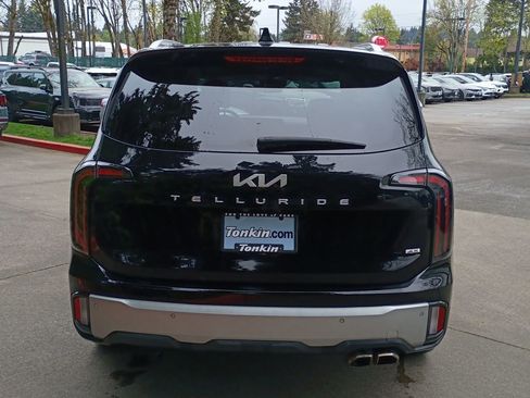 Used 2023 Kia Telluride EX w/ EX Captain's Chair Package AWD/4WD image 5