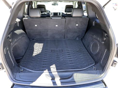 Used 2018 Jeep Grand Cherokee Altitude image 6