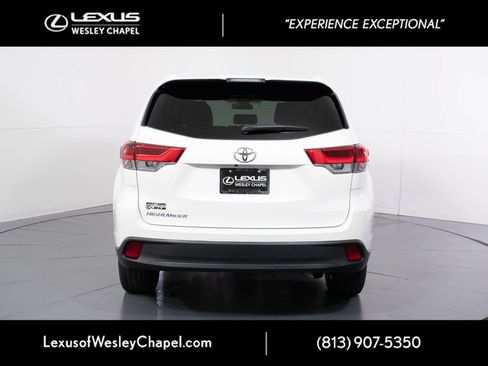 Used 2019 Toyota Highlander LE FWD image 7
