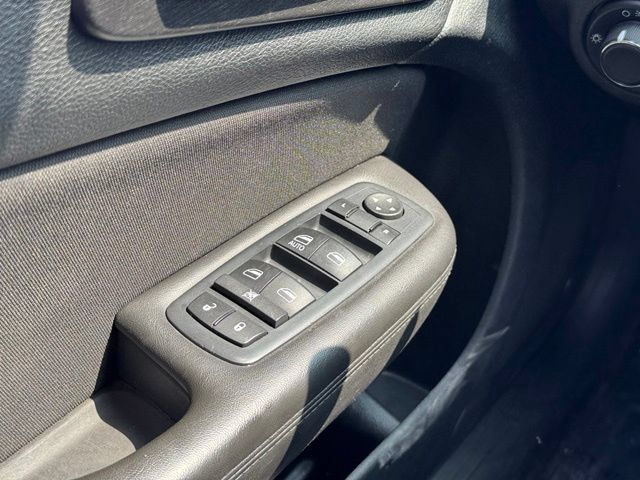 Used 2017 Chrysler 200 LX FWD image 29