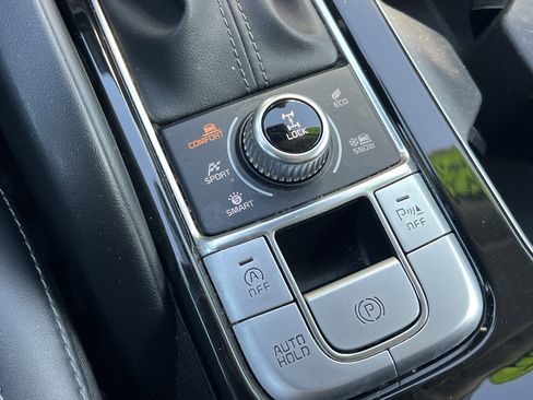 Certified 2022 Kia Telluride LX image 30