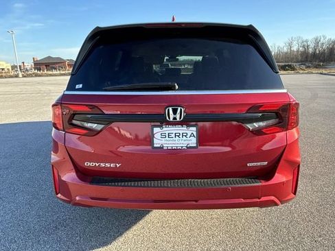 New 2026 Honda Odyssey Touring image 15