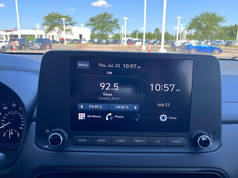 Used 2023 Hyundai Kona SEL AWD/4WD image 15