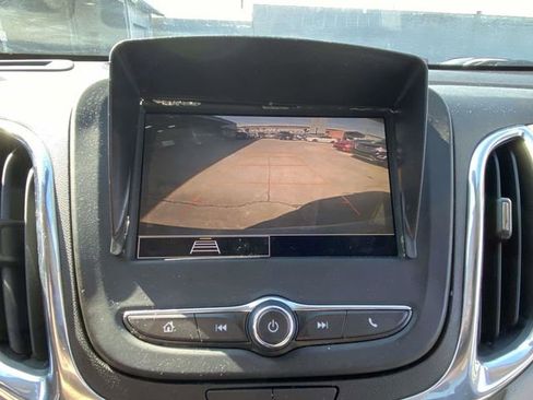 Used 2023 Chevrolet Equinox LS w/ LS Convenience Package image 17