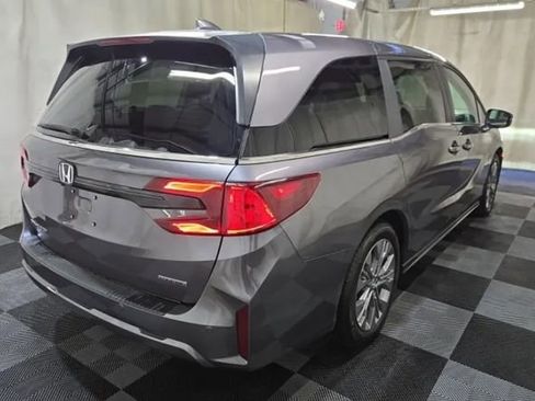 Used 2026 Honda Odyssey Touring image 3