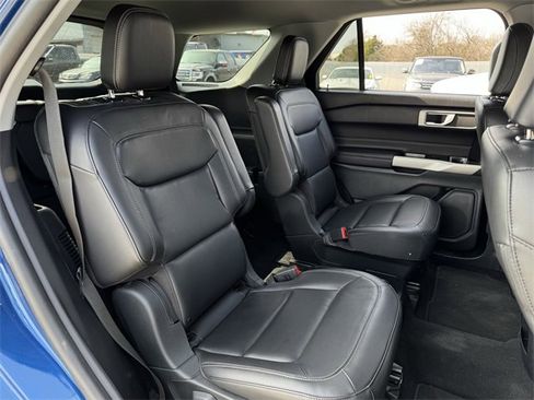 Used 2021 Ford Explorer XLT w/ Equipment Group 202A image 31