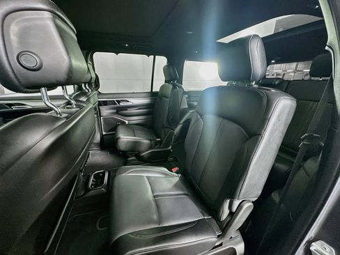 Used 2024 Jeep Wagoneer Series II w/ Convenience Group I AWD/4WD image 29