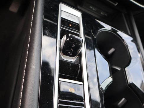 Used 2024 Volkswagen Atlas SE image 38