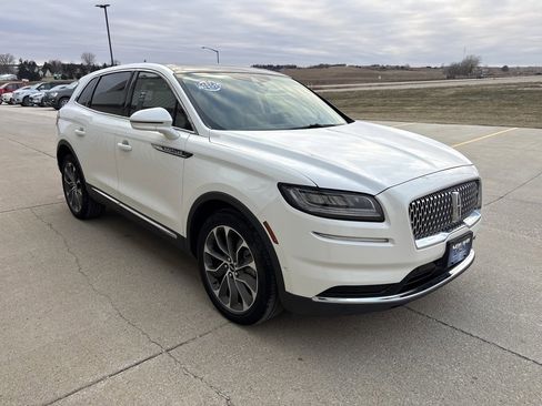 Used 2022 Lincoln Nautilus Reserve w/ Equipment Group 201A image 3