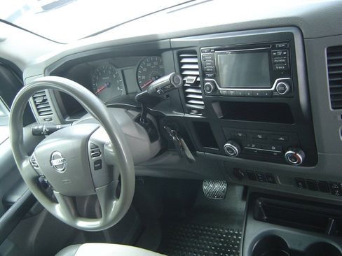 Used 2018 Nissan NV 2500 SV RWD image 11