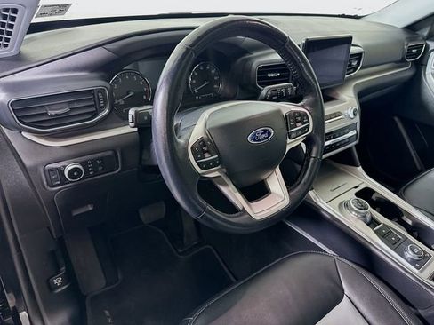 Used 2023 Ford Explorer XLT w/ Equipment Group 202A image 10