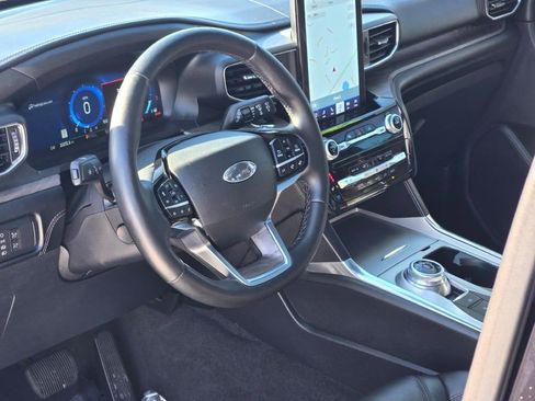 Used 2022 Ford Explorer Platinum w/ Equipment Group 601A image 28