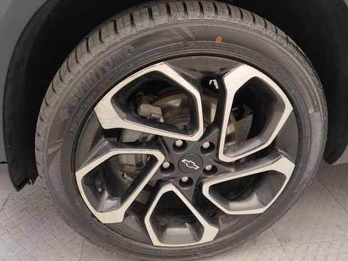 Used 2024 Chevrolet Trax RS w/ Sunroof Package FWD image 31
