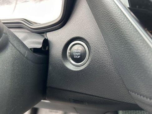 Used 2025 Toyota Corolla SE image 25