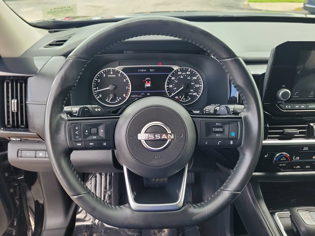 Used 2023 Nissan Pathfinder SV w/ SV Premium Package AWD/4WD image 18
