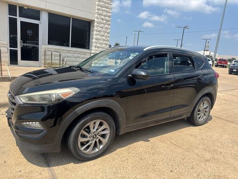 Used 2016 Hyundai Tucson SE w/ Option Group 02 FWD image 1