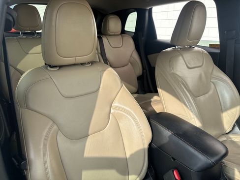 Used 2016 Jeep Cherokee Limited image 17