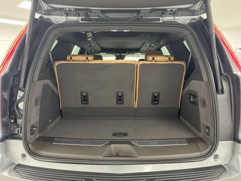 Used 2025 Cadillac Escalade Premium Luxury RWD image 20