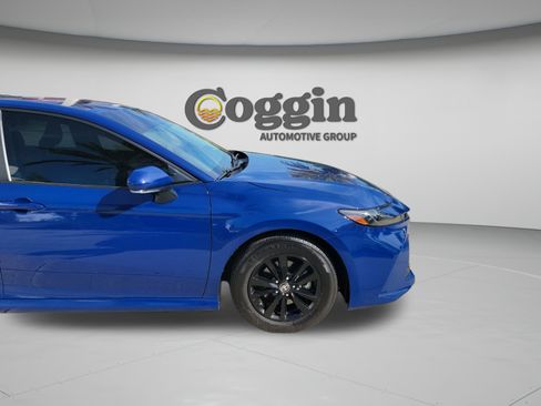 Used 2025 Toyota Camry LE FWD image 29