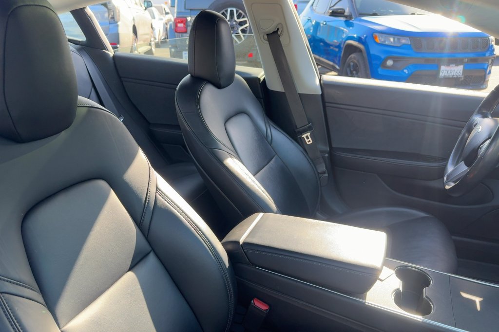 Used 2018 Tesla Model 3 Long Range RWD image 15