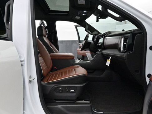 Used 2025 GMC Sierra 2500 Denali Ultimate image 32