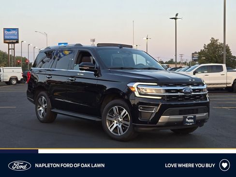 Used 2024 Ford Expedition Limited image 1