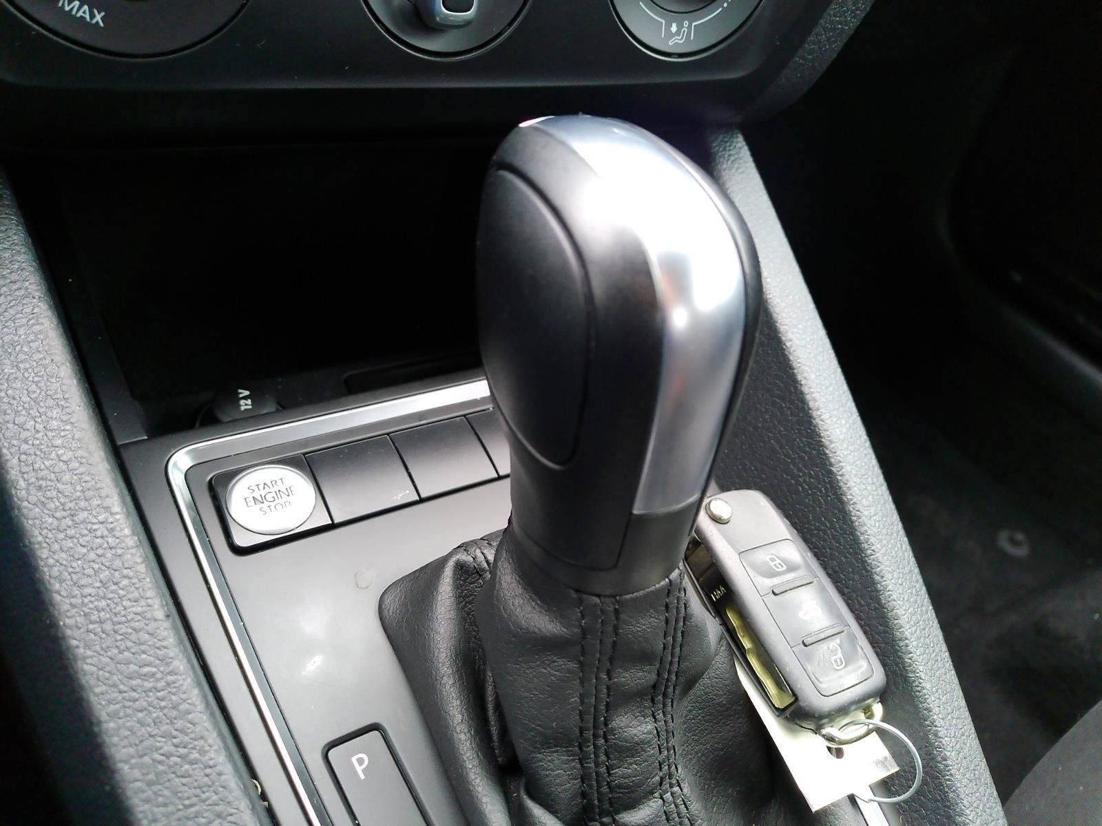 Used 2016 Volkswagen Jetta SE FWD image 8