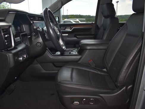 Used 2024 GMC Sierra 1500 Denali AWD/4WD image 4
