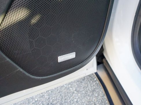 Used 2023 GMC Acadia SLT w/ Elevation Edition image 20