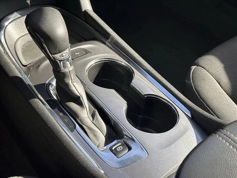 Used 2024 Chevrolet Malibu LT image 19