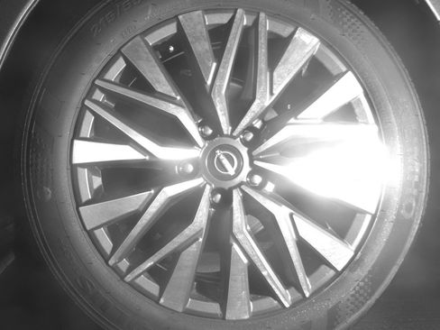 Used 2025 Nissan Altima 2.5 SV FWD image 14