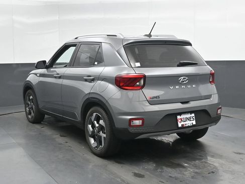 Certified 2023 Hyundai Venue SEL FWD image 10