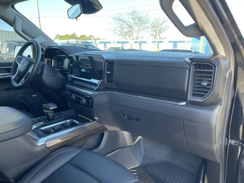 Used 2024 Chevrolet Silverado 1500 LT Trail Boss w/ Convenience Package II image 15