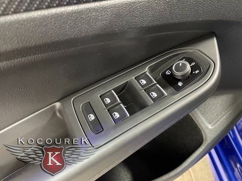 Used 2024 Volkswagen Golf R 2.0T image 20