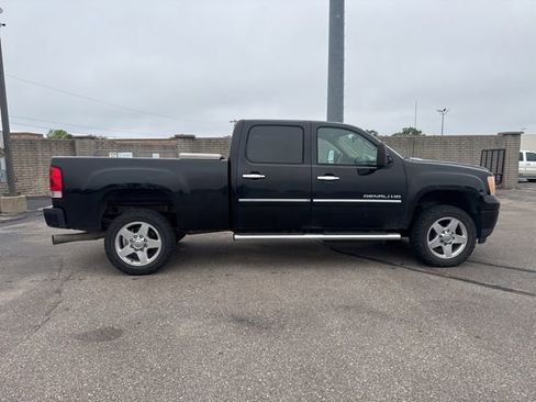 Used 2012 GMC Sierra 2500 Denali w/ Suspension Package, Off-Road image 8